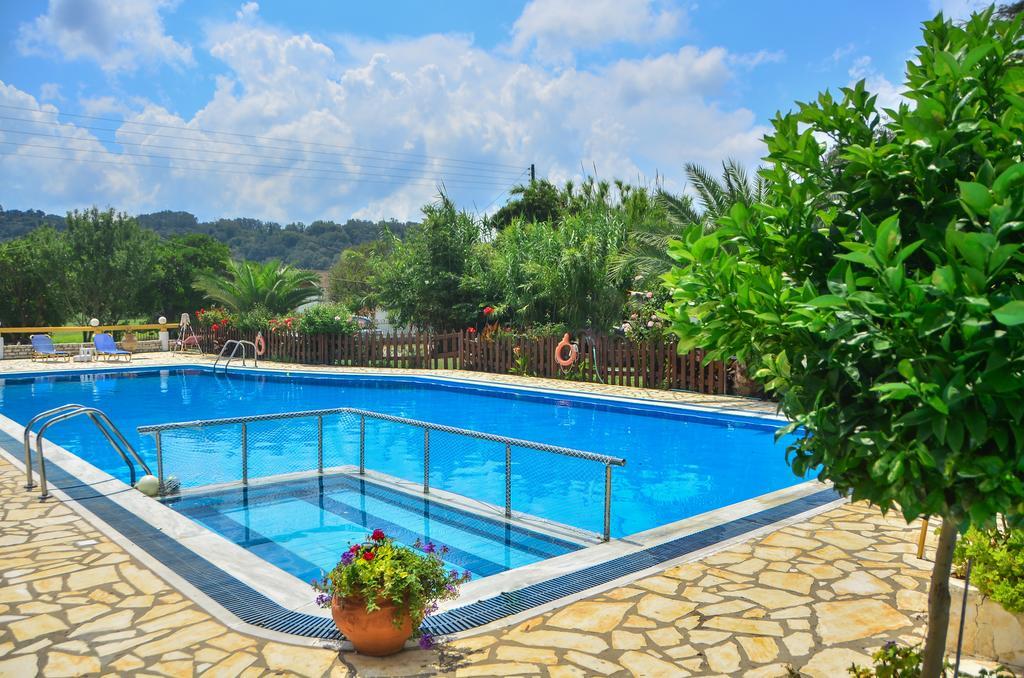 Kapases Studios & Peroulades (Corfu)