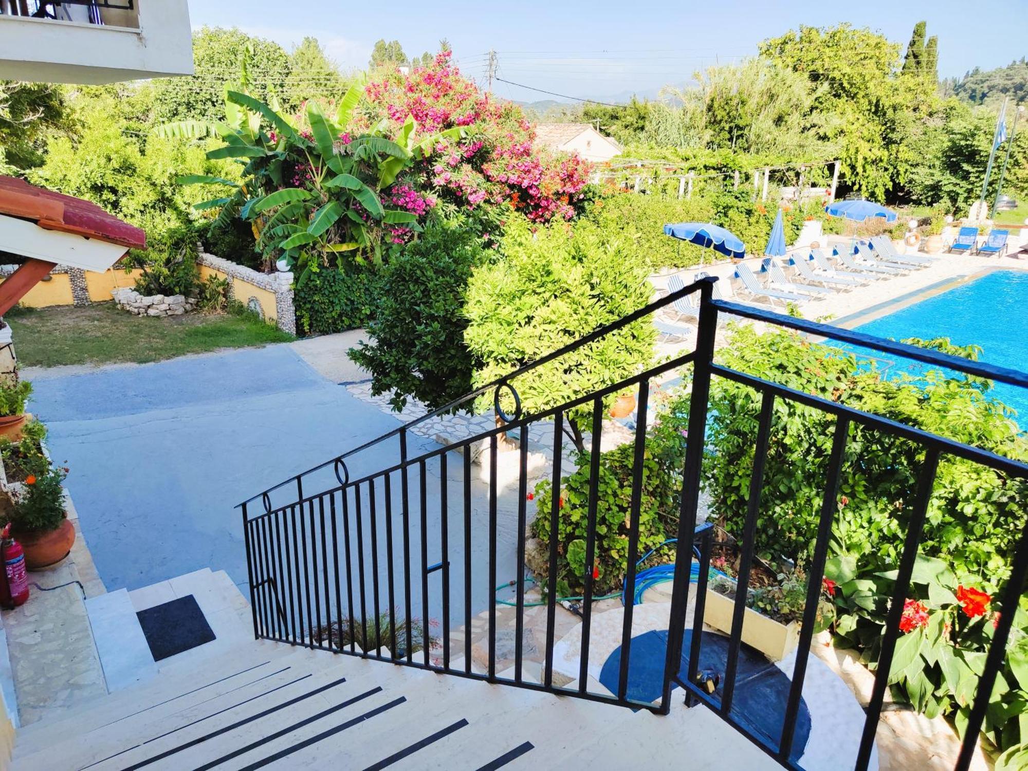 Kapases Studios & Peroulades (Corfu)