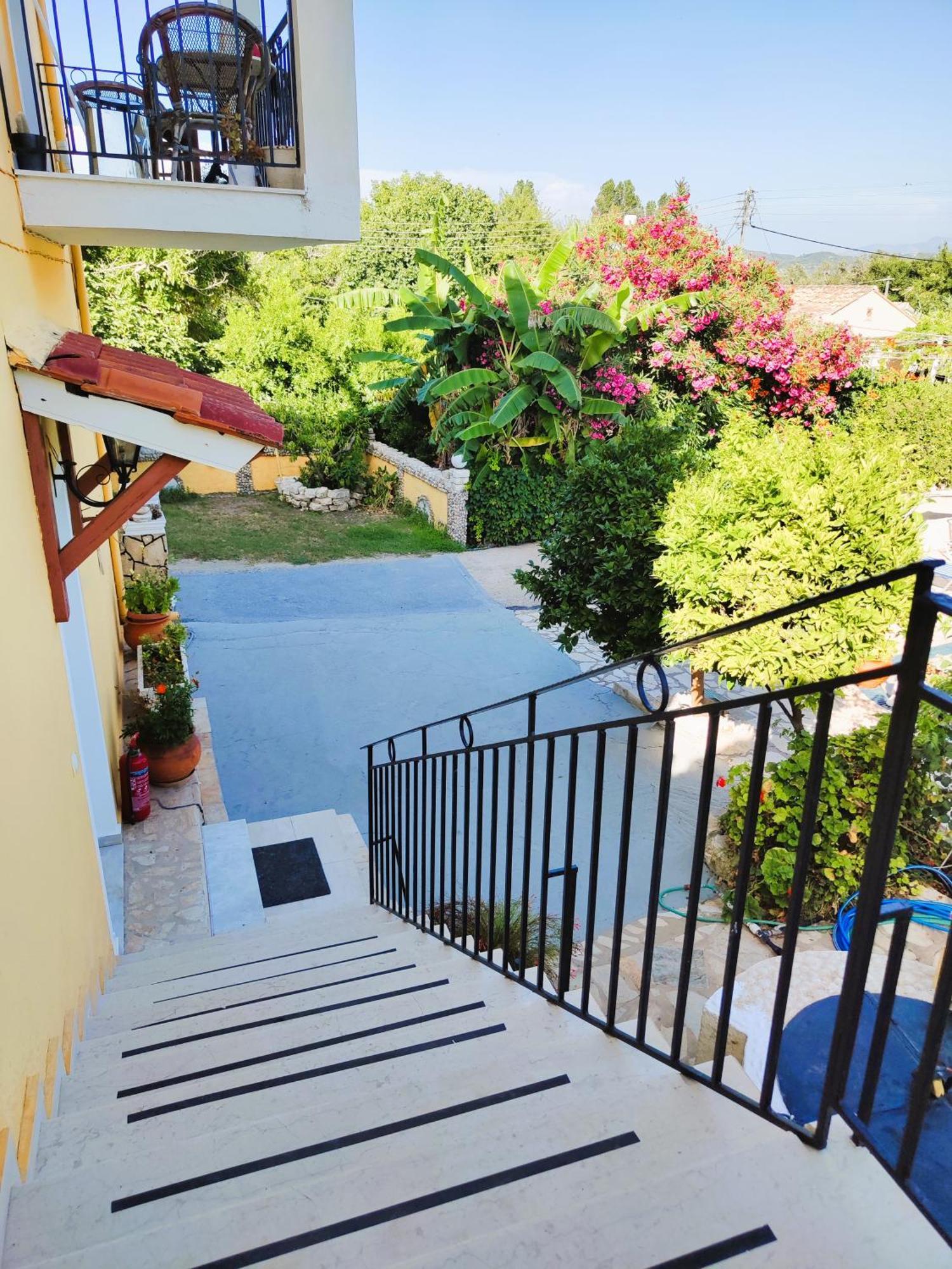 Apartment Kapases Studios & Peroulades (Corfu)