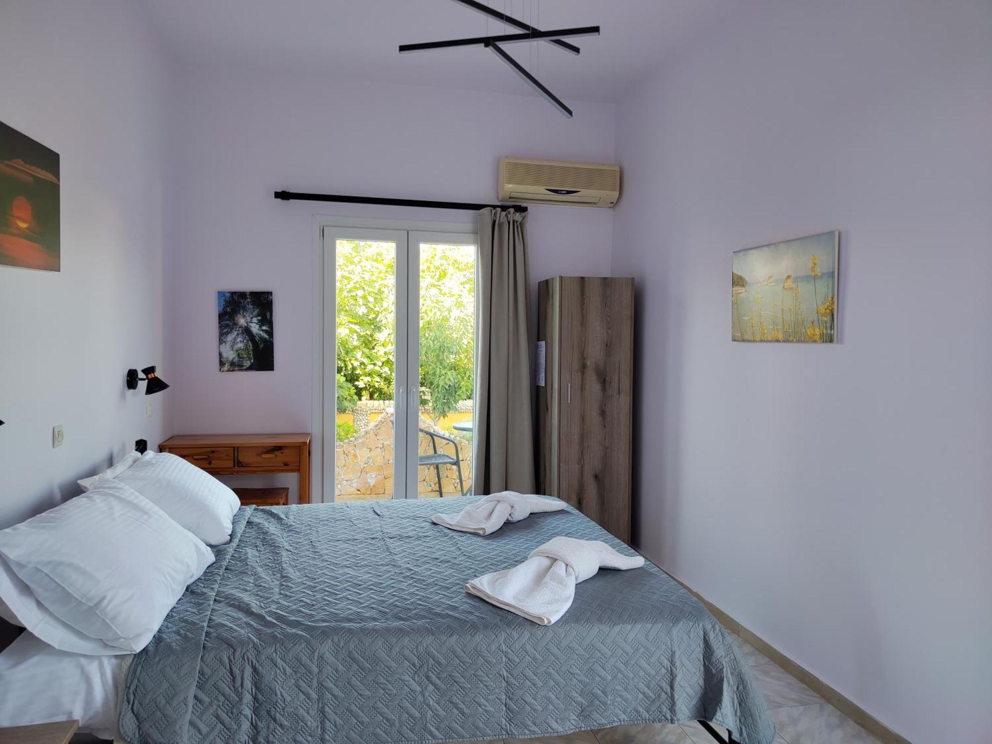 Kapases Studios & Apartment