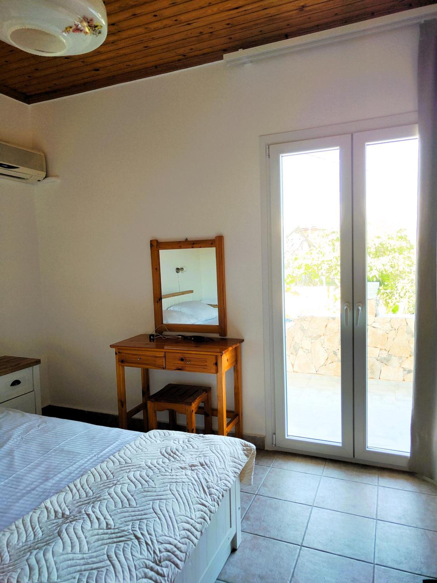 Kapases Studios & Apartment *