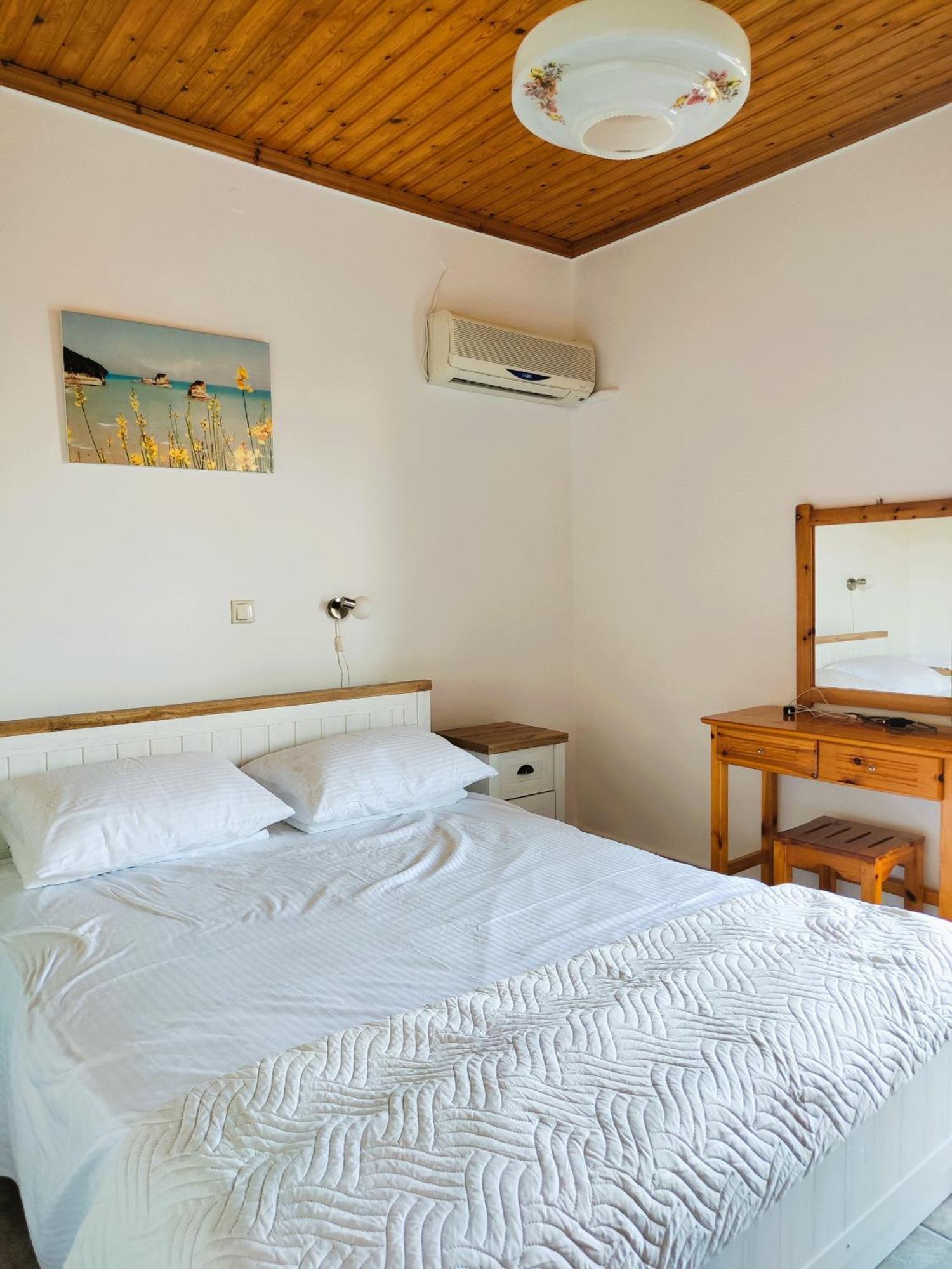 Kapases Studios & Apartment *