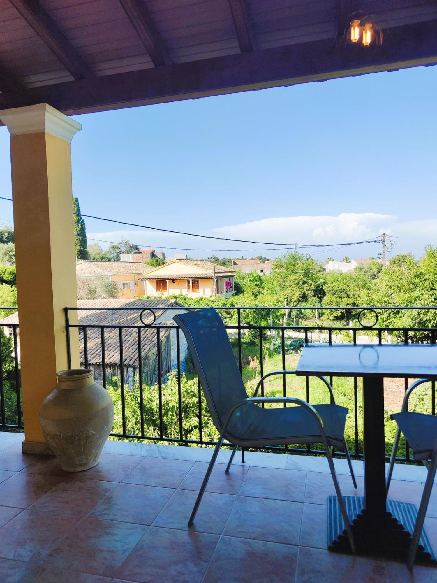Kapases Studios & Apartment Peroulades (Corfu)