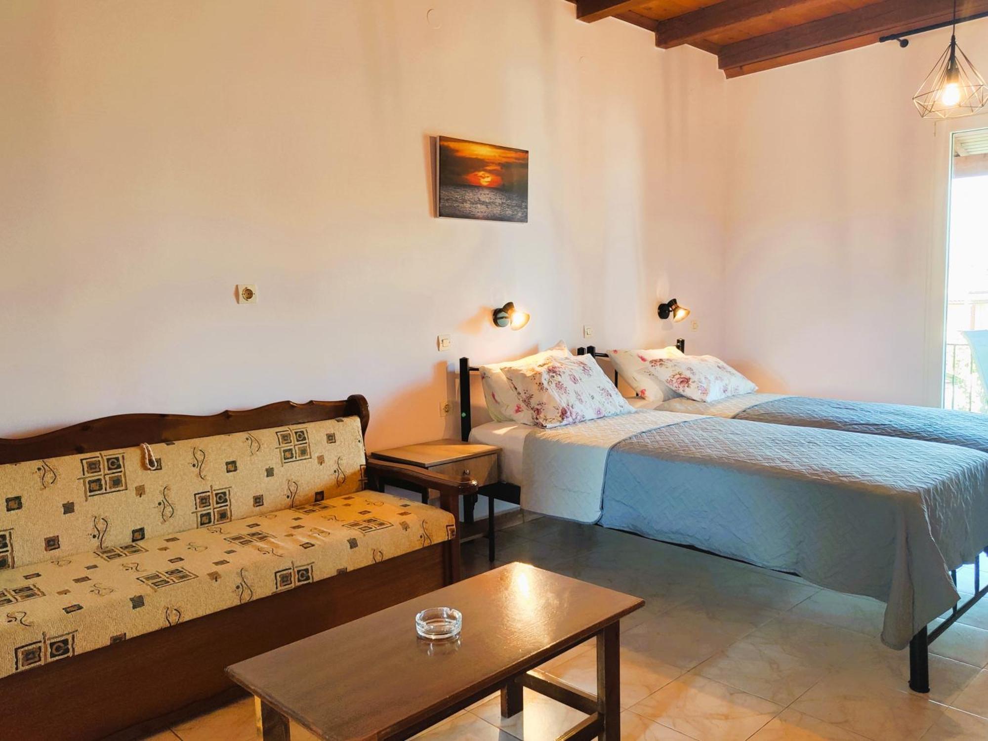 Kapases Studios & Peroulades (Corfu)